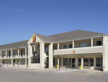 Super 8 By Wyndham Woodward Hotel Bagian luar foto